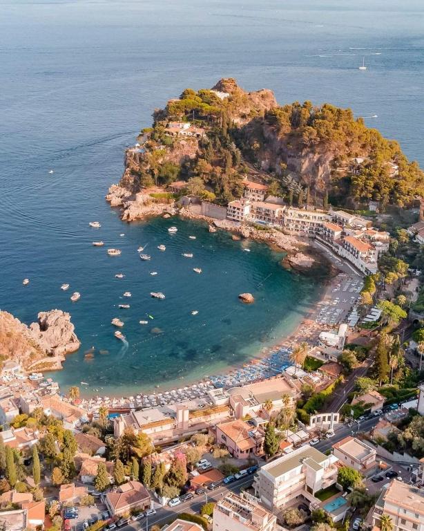 Isola Bella Boat Tour – Discover Taormina's Coast in 1 Hour