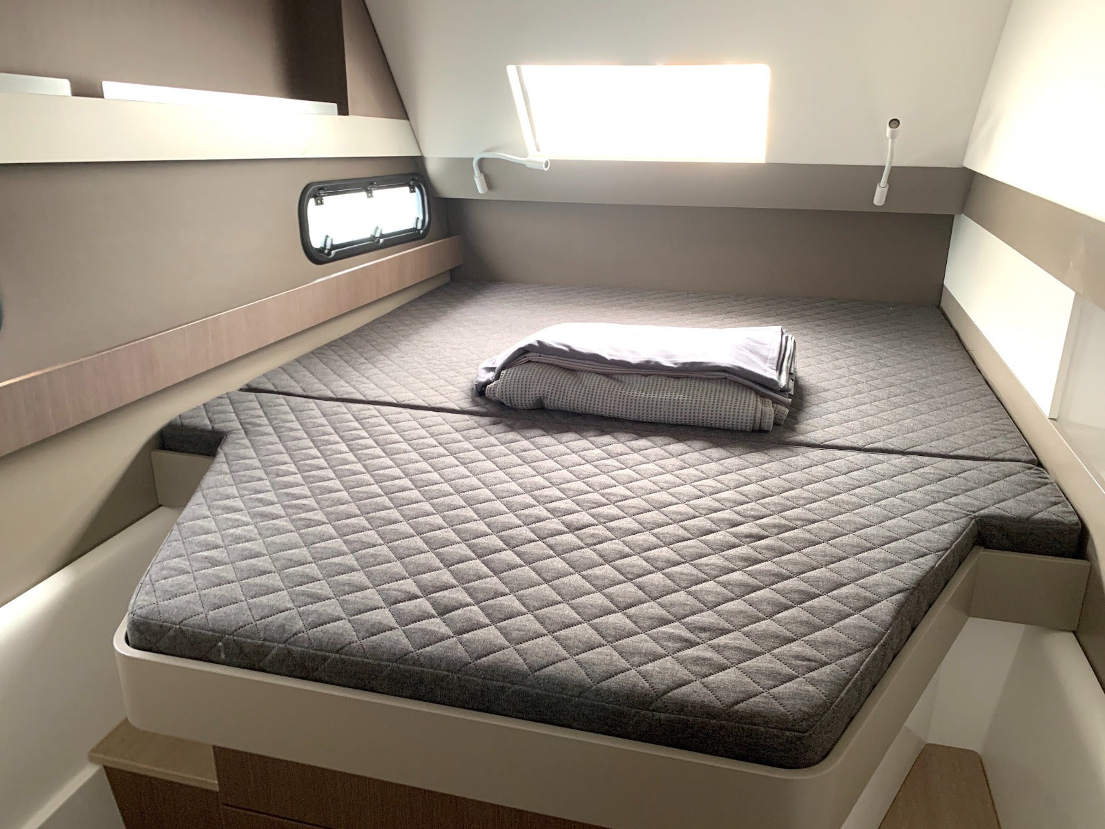 Taormina Catamaran Bali 4.1 – A Luxurious & Exclusive Sailing Experience (18 Pax)