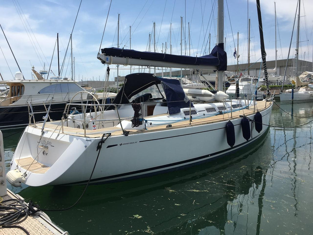 Grand Soleil 40 – Taormina Sailing Boat for a Luxury & Adventure Experience! (6 Pax)