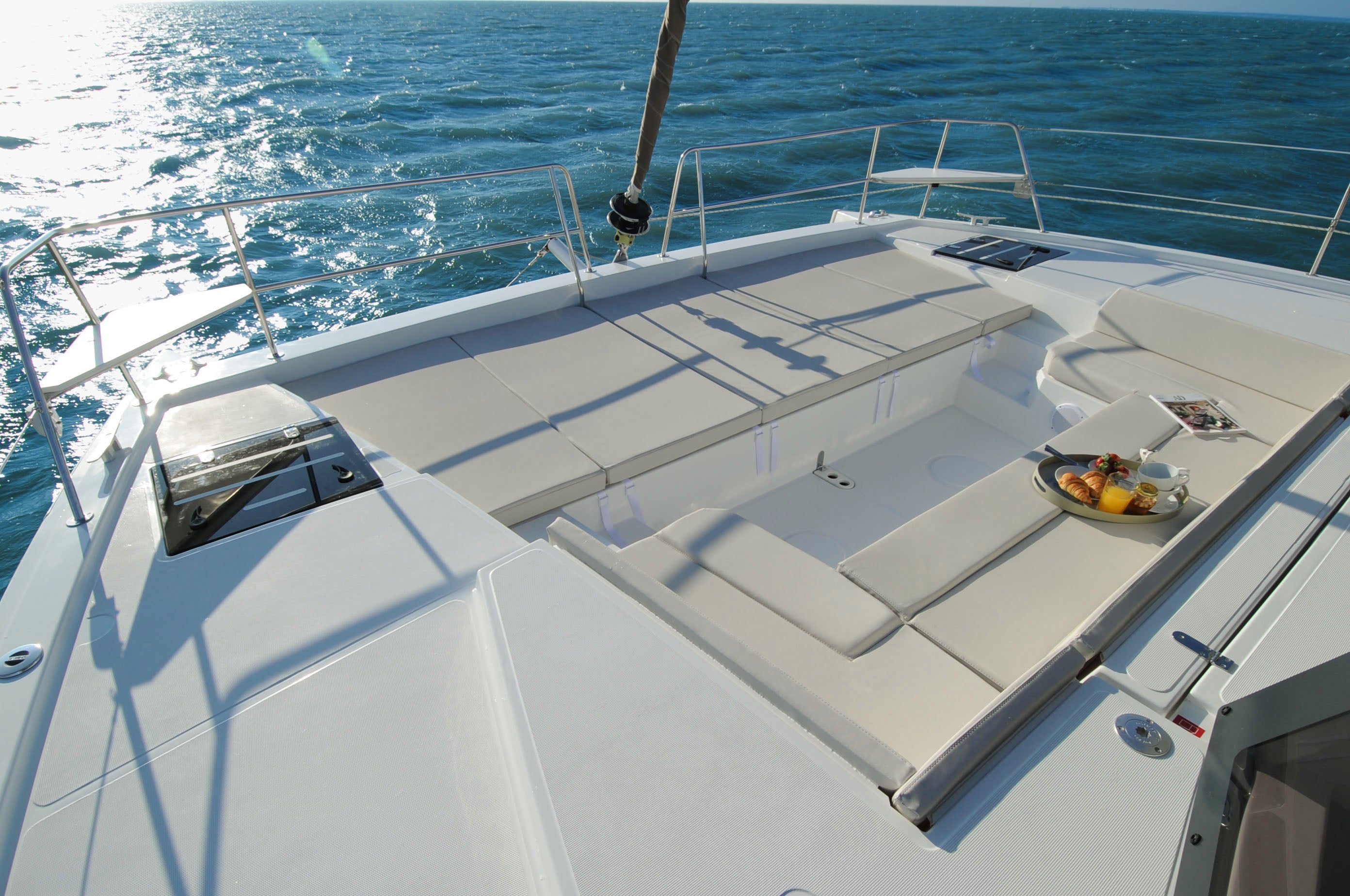 Taormina Catamaran Bali 4.1 – A Luxurious & Exclusive Sailing Experience (18 Pax)