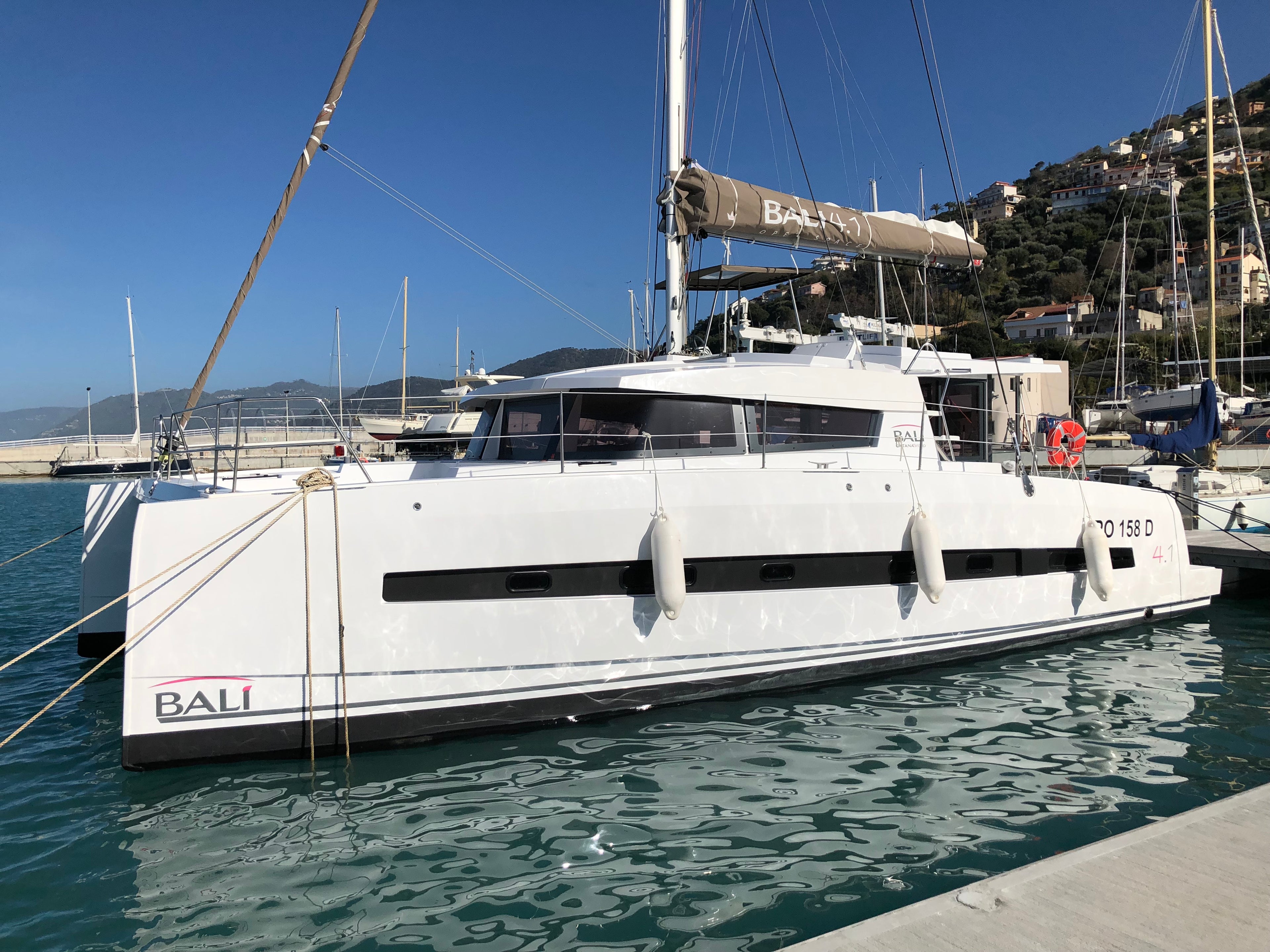 Taormina Catamaran Bali 4.1 – A Luxurious & Exclusive Sailing Experience (18 Pax)