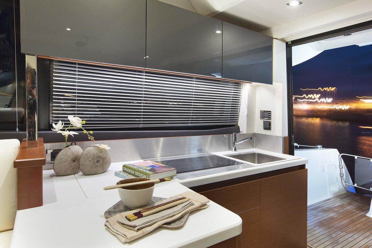 Taormina Luxury Yacht Prestige 450 Fly – Unmatched Luxury on the Water (8 Pax)